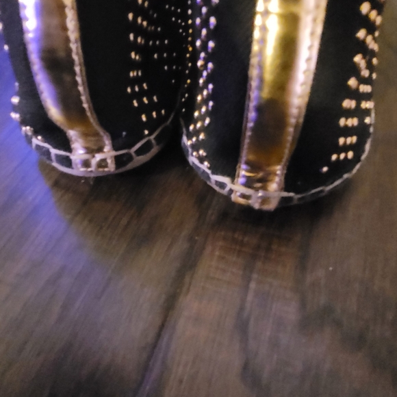 Beautiful Gently worn loeffler randall gold studded flat/mule - Picture 8 of 12